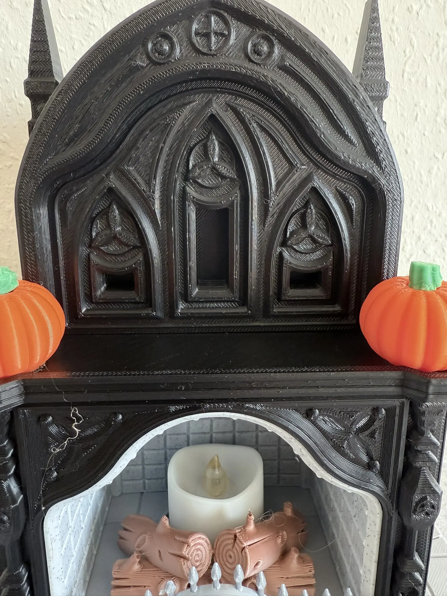 Halloween Kamin Dekoration im Gothic-Stil