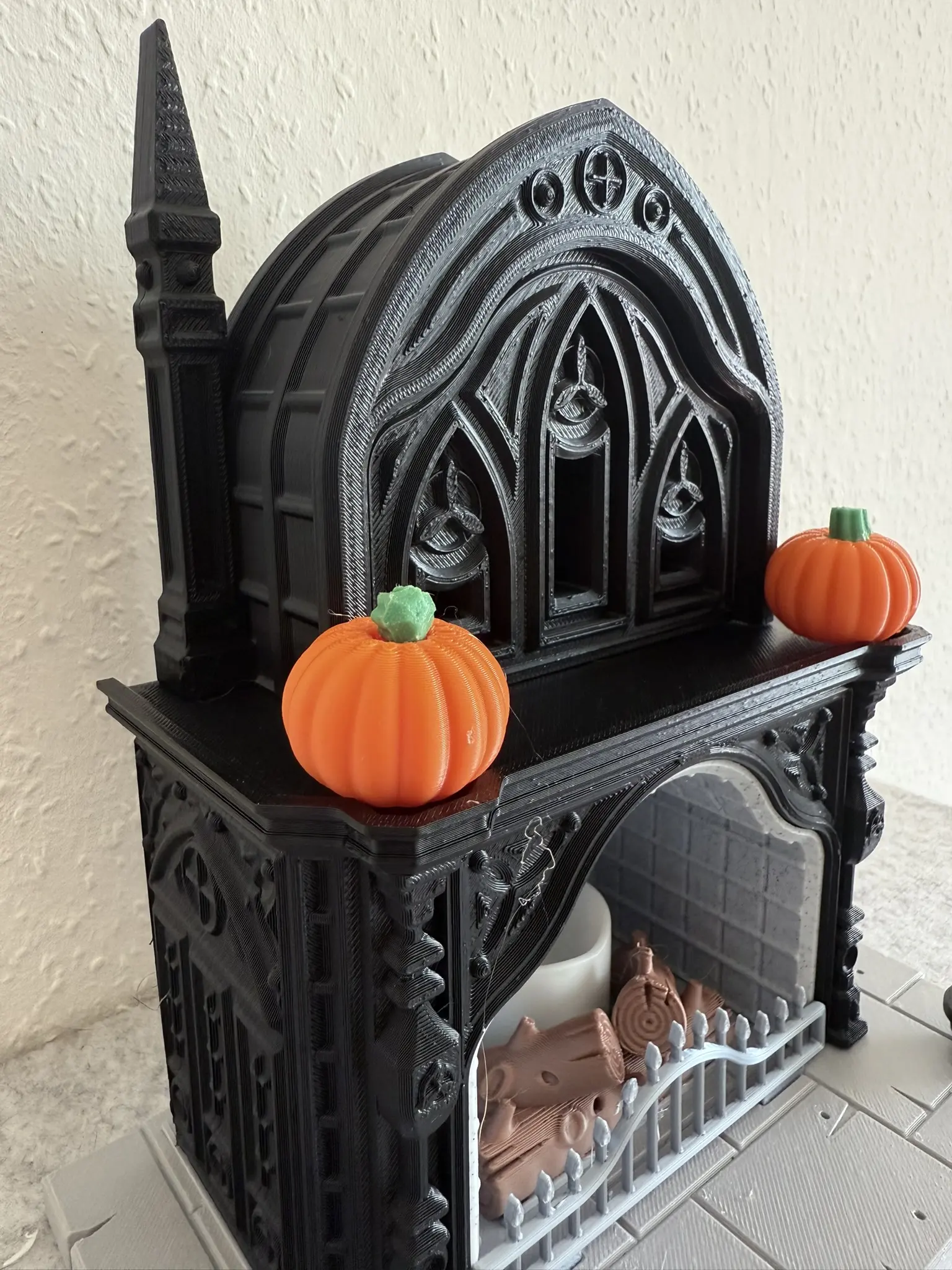 Halloween Kamin Dekoration im Gothic-Stil