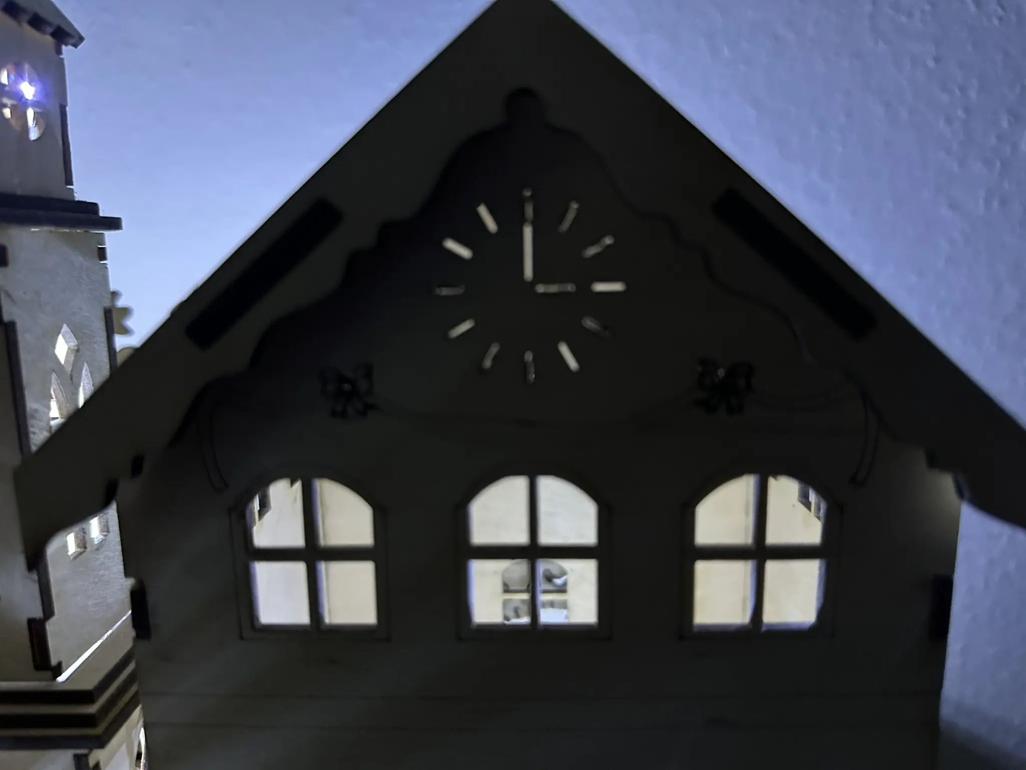 Schlittenfahrt im Weihnachtsdorf – Winterliche Dekoration