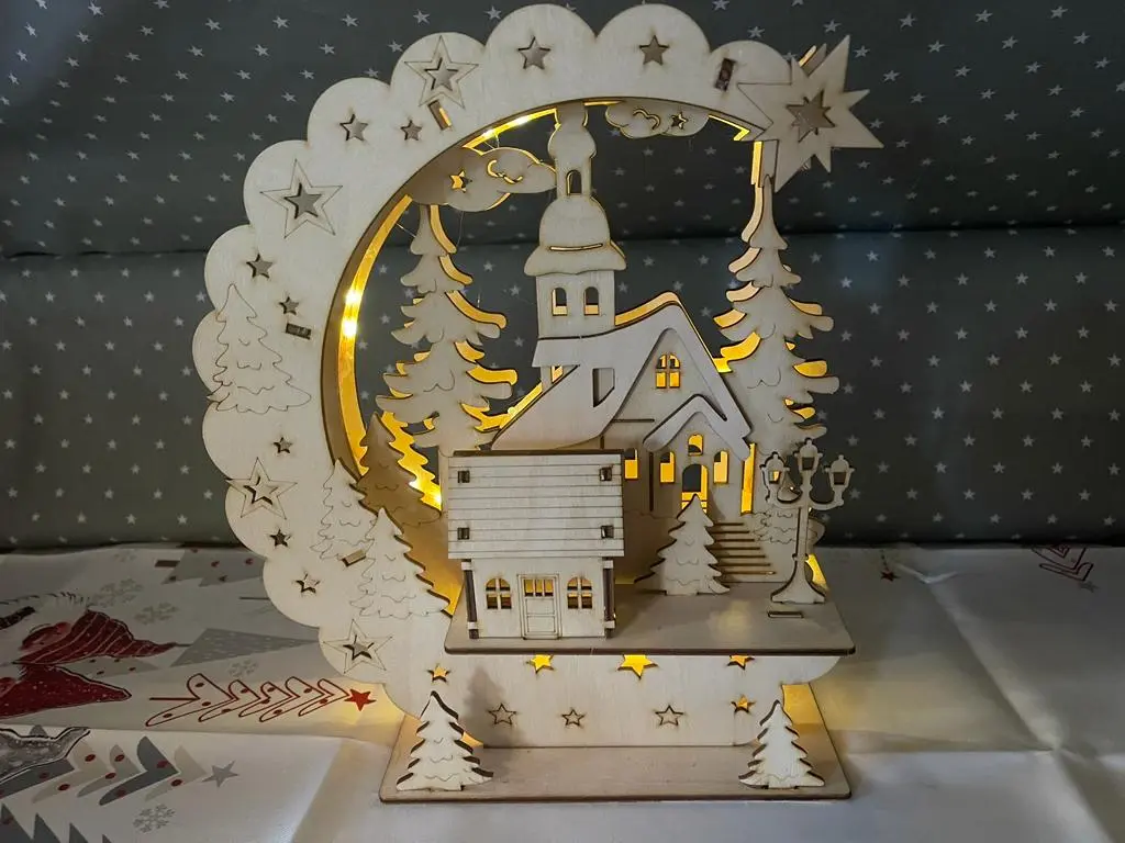Schwibbogen mit Kapelle – Winterliches Weihnachtsdorf