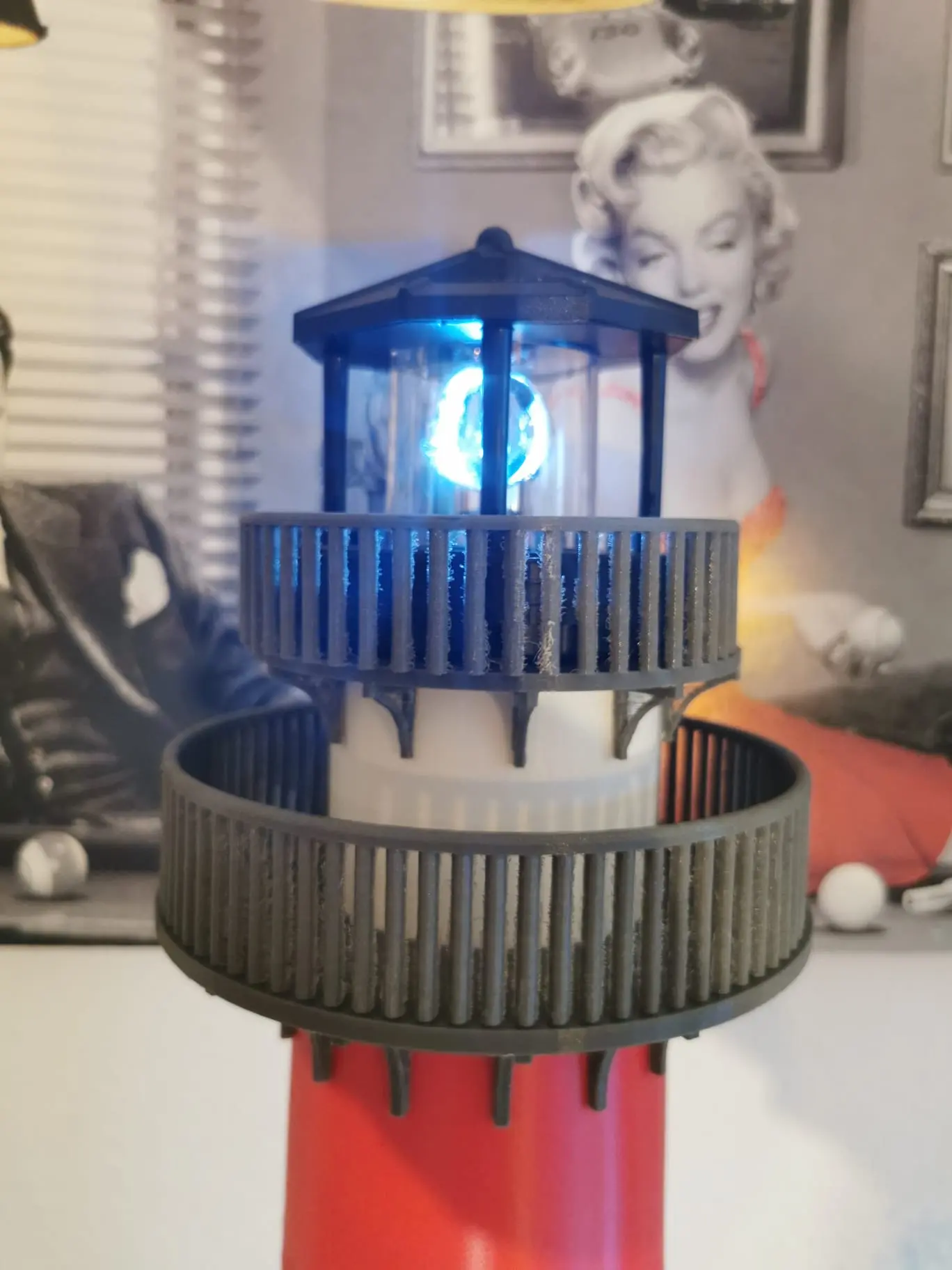 XL Leuchtturm mit Leuchtfeuer für innen & außen