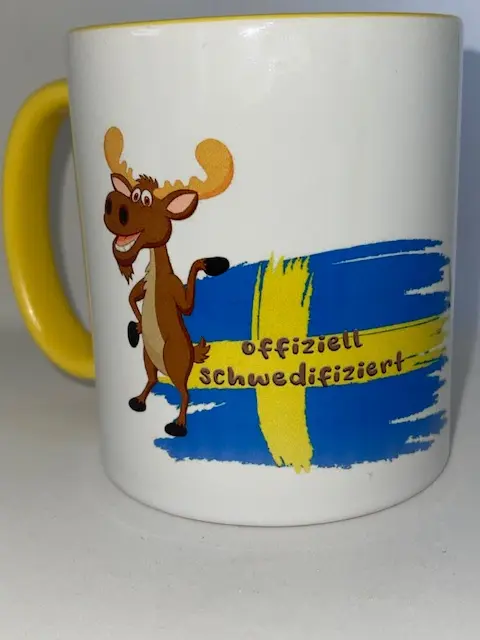 Schweden Tasse – lustiger Elch mit Flagge
