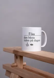 Fika Tasse – die beste Zeit des Tages, skandinavische Kaffeepausen-Tasse, 330 ml, mikrowellengeeignet