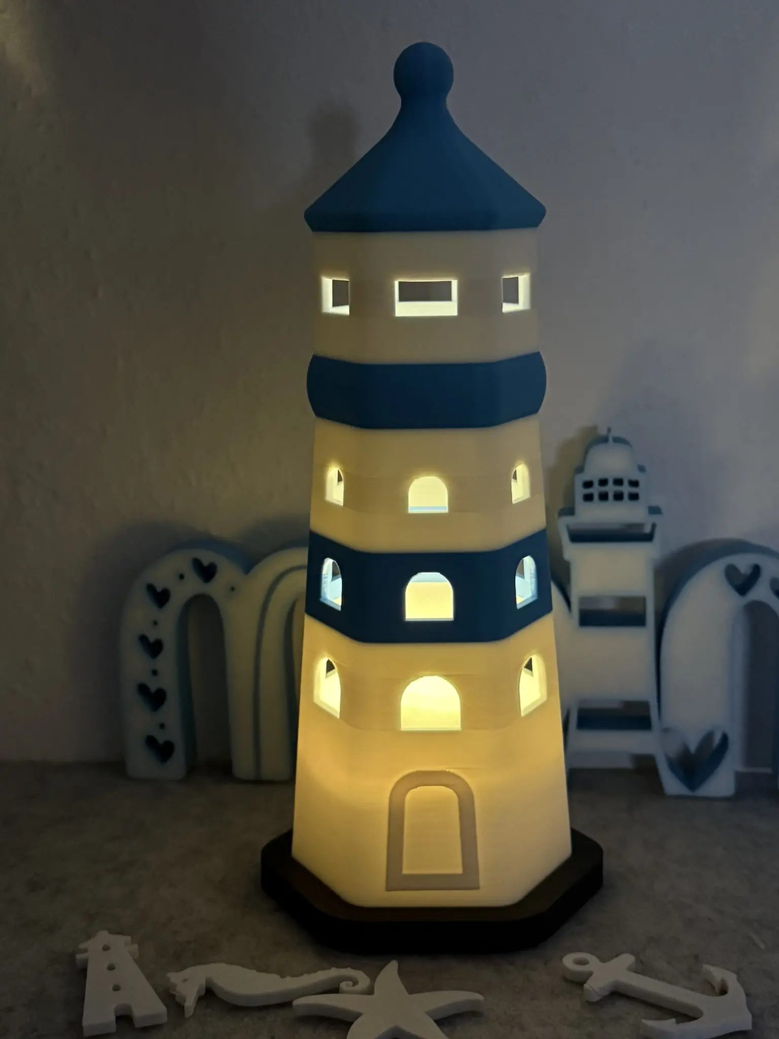 Leuchtturm für Zuhause Deko beleuchtet