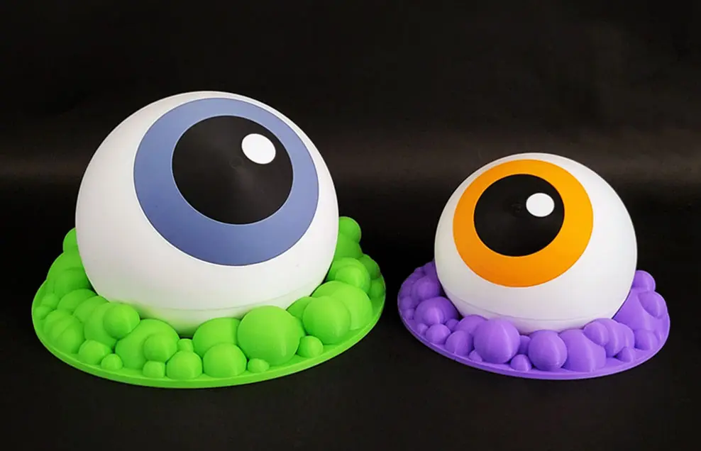 Schale in Augenform zum Aufklappen, geschlossen