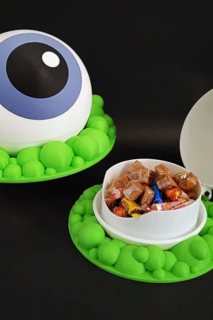 Schale in Augenform zum Aufklappen, zwei Größen nebeneinander