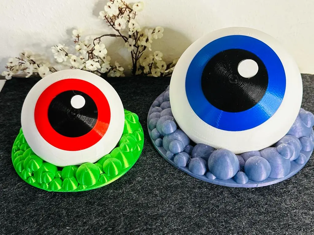 Schale in Augenform zum Aufklappen, geschlossen