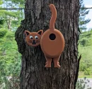 Vogelhaus/Nistkasten Die Katze an Baum befestigt