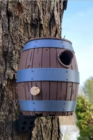 Vogelhaus/Nistkasten Fass im Garten