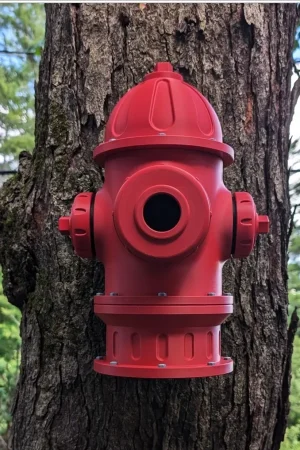 Vogelhaus/Nistkasten Hydrant im Garten